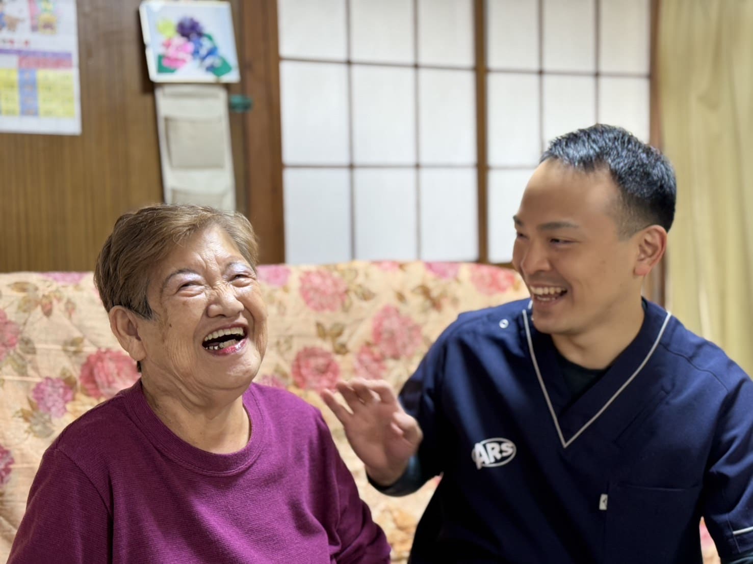 ご利用者様と談笑　ARS訪問介護ステーション